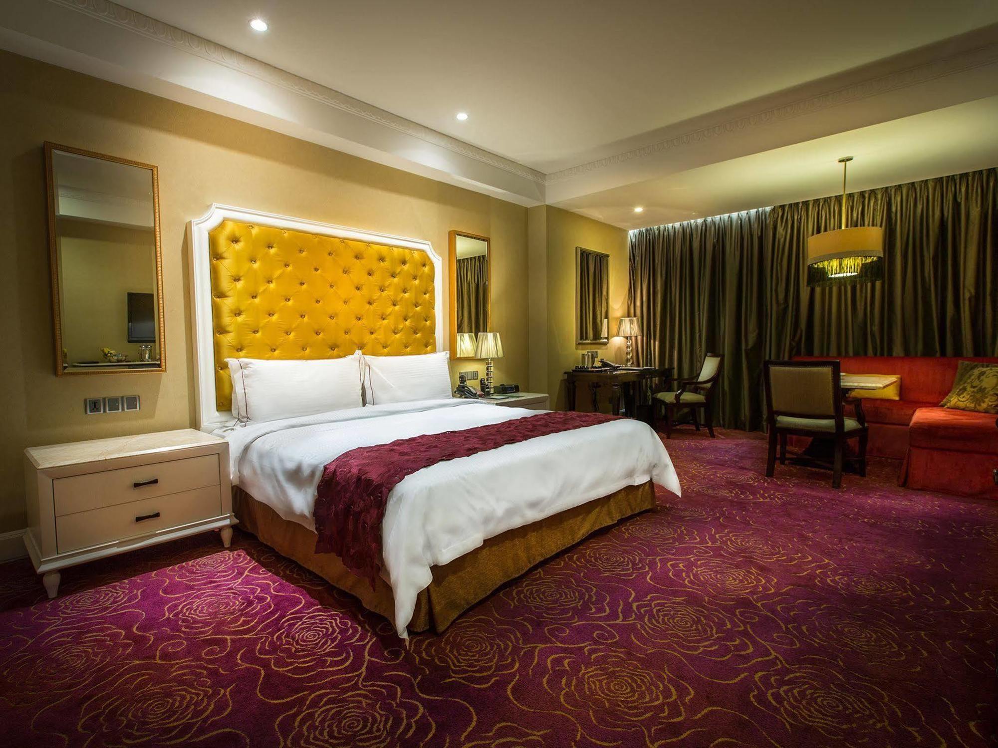 Suite Maxims